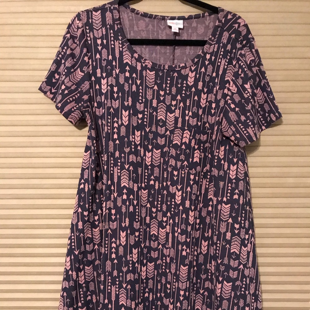 Medium Lularoe Arrows Carly Dress
